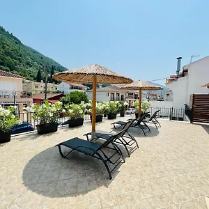  Holiday home Theseus Seafront House